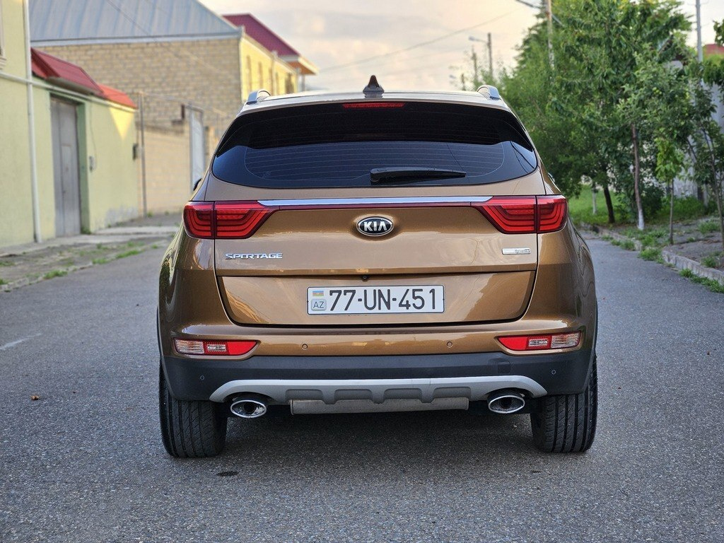 2016 Kia Sportage, 2.0L, 180000km - Image 2