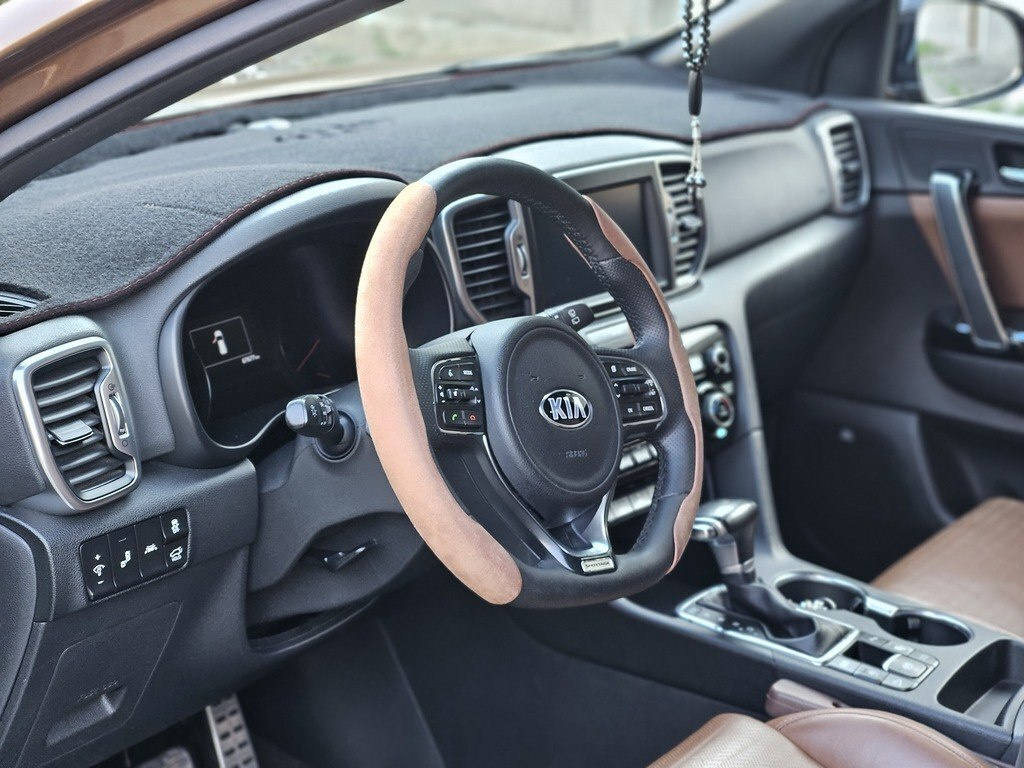 2016 Kia Sportage, 2.0L, 180000km - Image 11