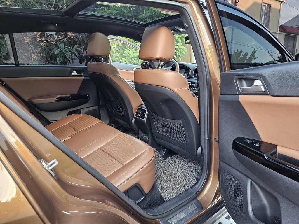 2016 Kia Sportage, 2.0L, 180000km - Image 14