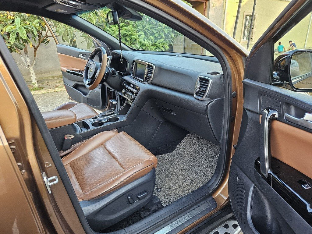 2016 Kia Sportage, 2.0L, 180000km - Image 15