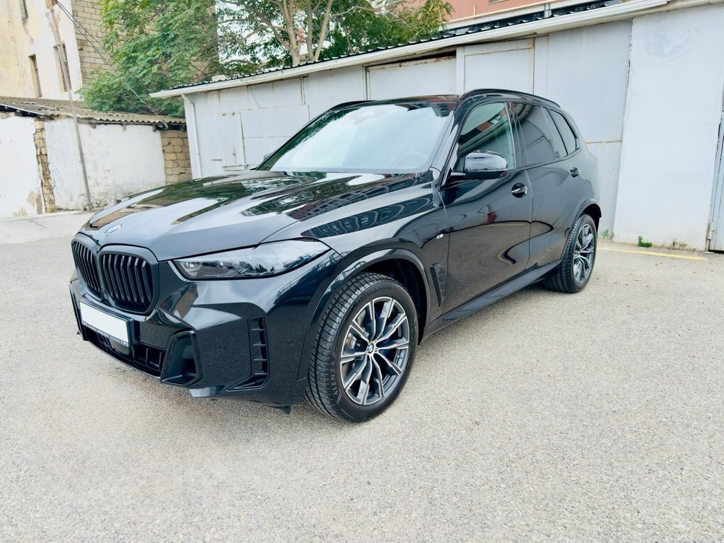 2023 BMW X5, 3.0L, 20000km - Image 2