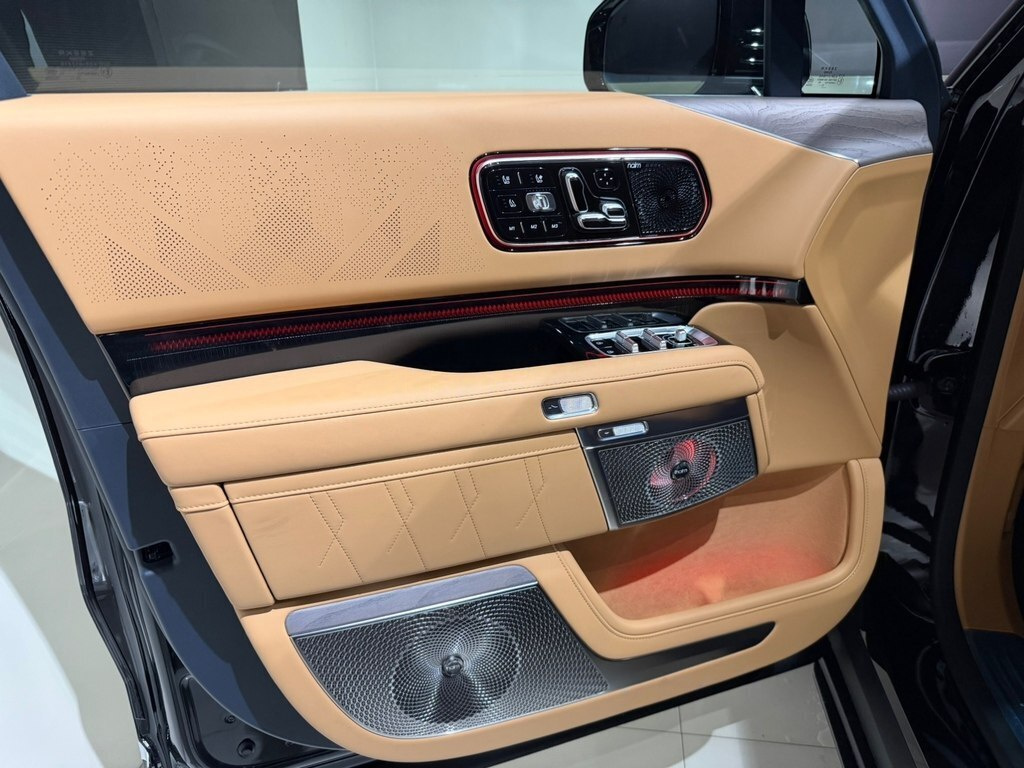 2026 ZEEKR 9X, 2.0L, 0km - Image 12
