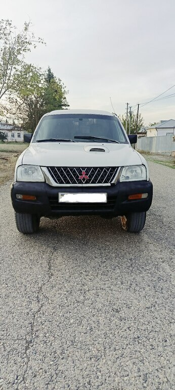 2006 Mitsubishi L200, 2.5L, 490000km - Image 1
