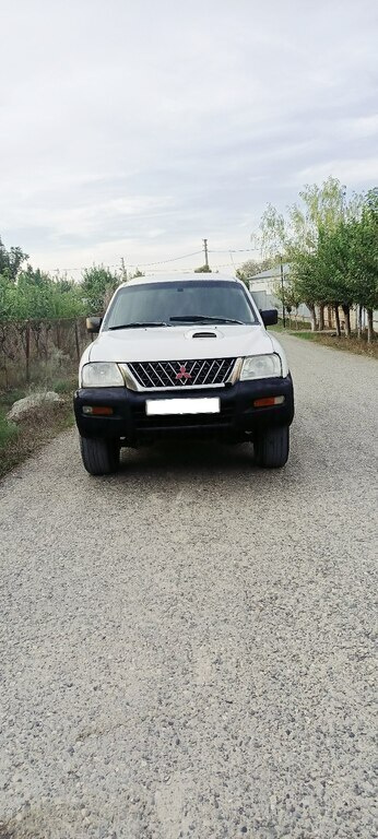 2006 Mitsubishi L200, 2.5L, 490000km - Image 2