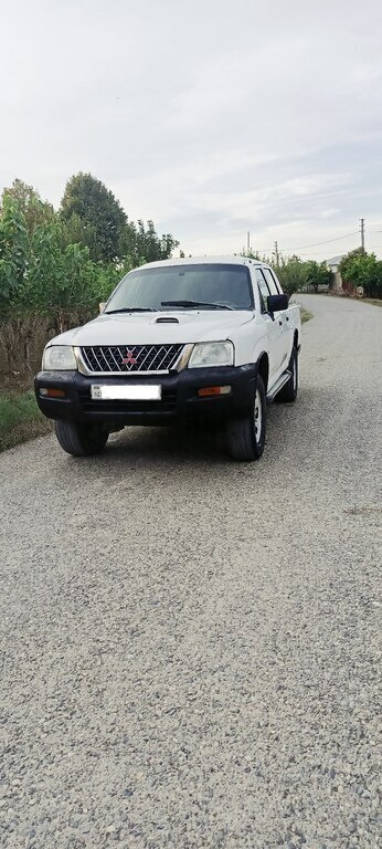 2006 Mitsubishi L200, 2.5L, 490000km - Image 3
