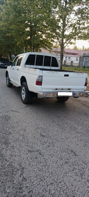 2006 Mitsubishi L200, 2.5L, 490000km - Image 4