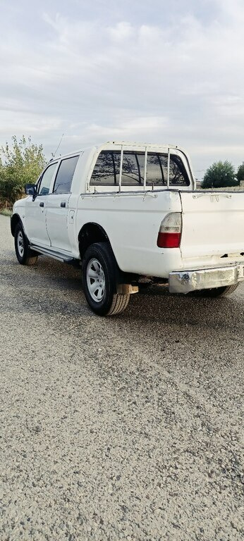 2006 Mitsubishi L200, 2.5L, 490000km - Image 5