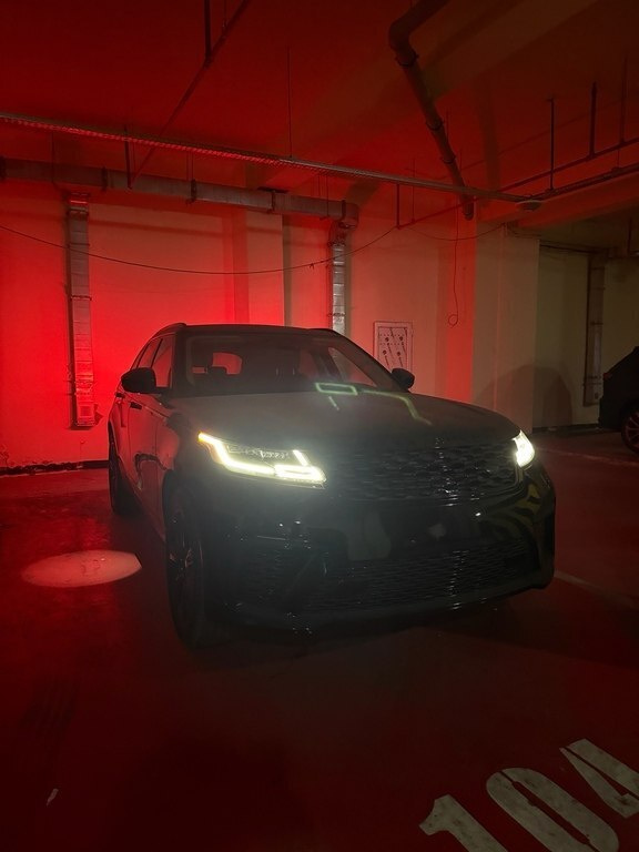 2018 Land Rover RR Velar, 2.0L, 90000km - Image 10