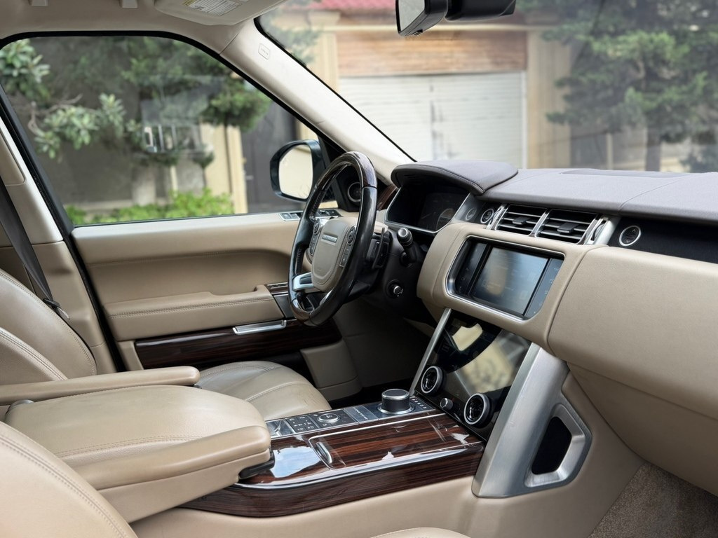 2016 Land Rover Range Rover, 3.0L, 180100km - Image 18