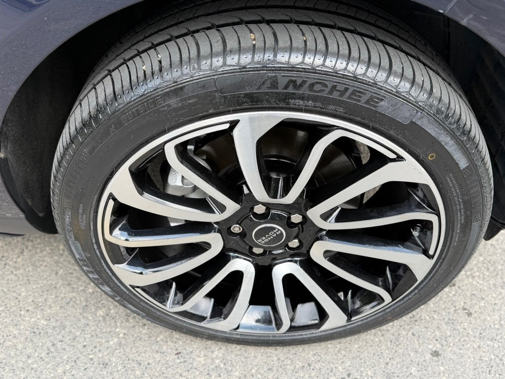 2016 Land Rover Range Rover, 3.0L, 180100km - Image 9