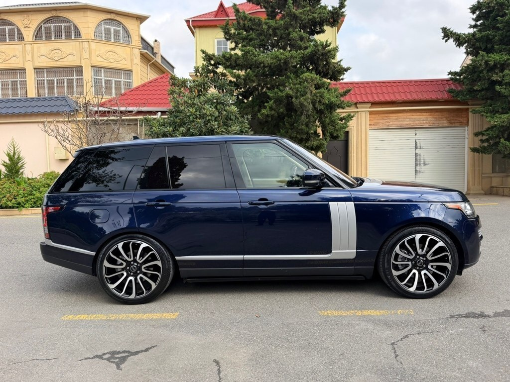 2016 Land Rover Range Rover, 3.0L, 180100km - Image 10