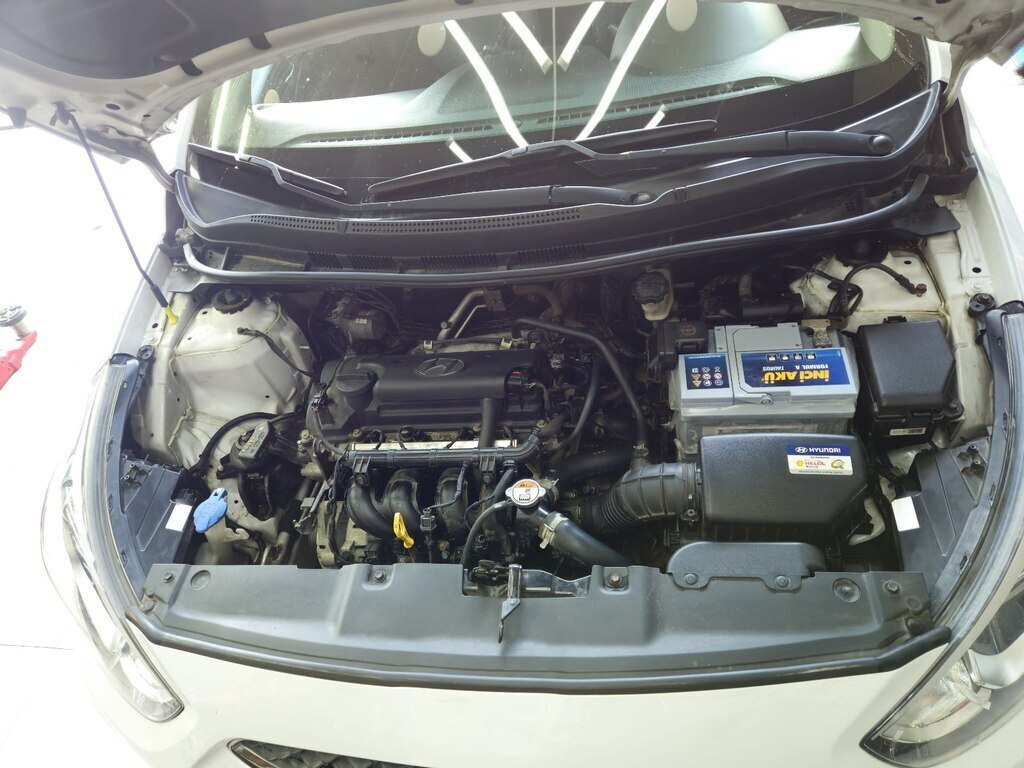 2017 Hyundai Accent, 1.4L, 208000km - Image 16