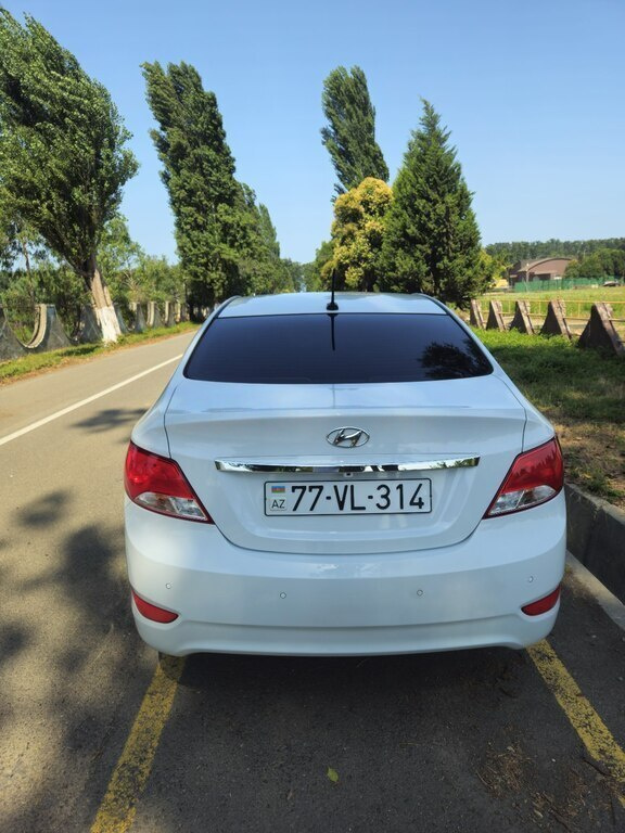 2017 Hyundai Accent, 1.4L, 208000km - Image 6