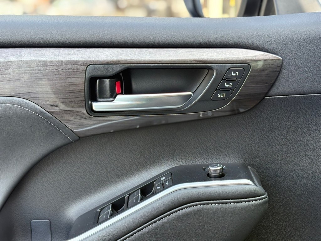 2025 Toyota Highlander, 2.5L, 1453km - Image 20