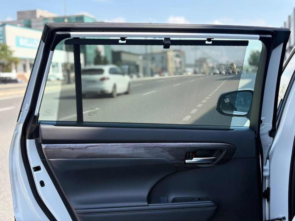 2025 Toyota Highlander, 2.5L, 1453km - Image 23
