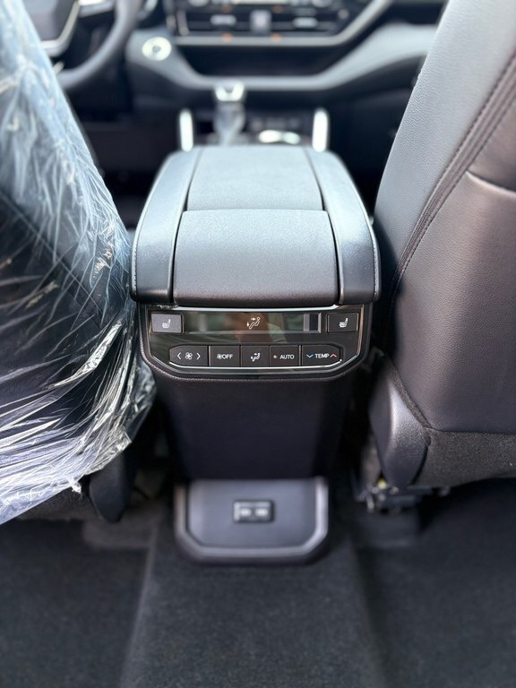 2025 Toyota Highlander, 2.5L, 1453km - Image 25