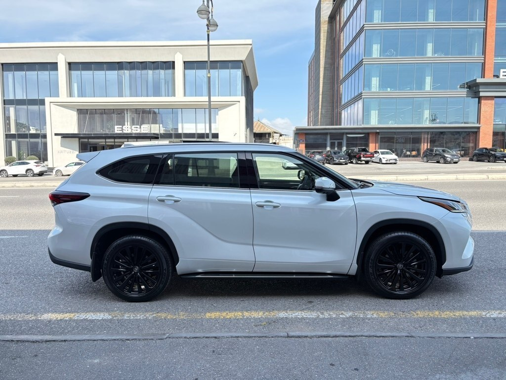 2025 Toyota Highlander, 2.5L, 1453km - Image 4