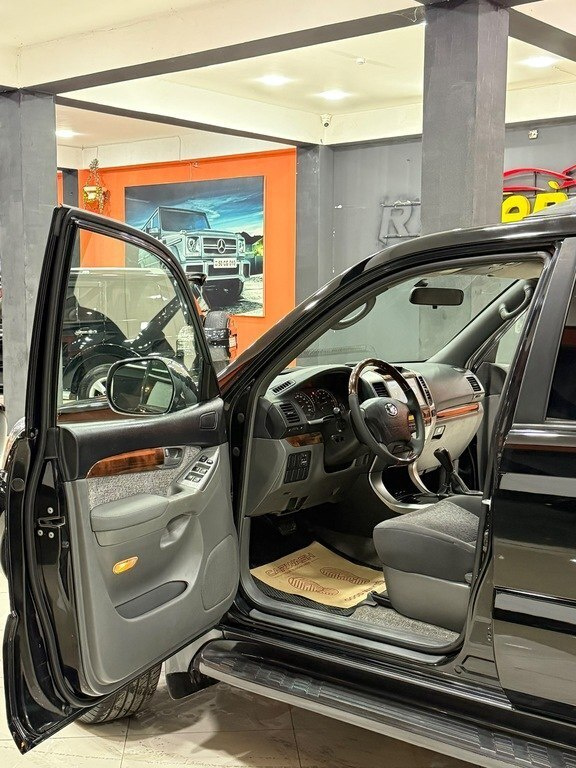 2007 Toyota Land Cruiser Prado, 2.7L, 195000km - Image 12