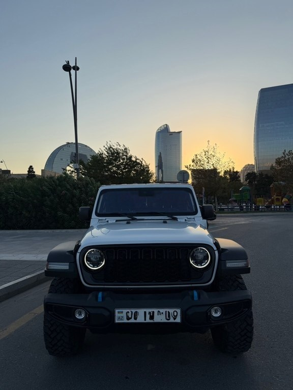 2024 Jeep Wrangler, 2.0L, 19000km - Image 8