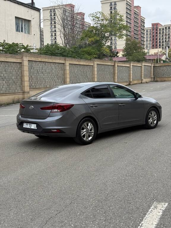 2018 Hyundai Elantra, 2.0L, 75000km - Image 10