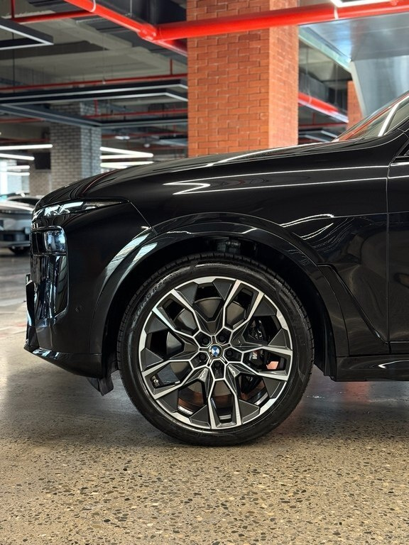 2023 BMW X7, 3.0L, 24706km - Image 11