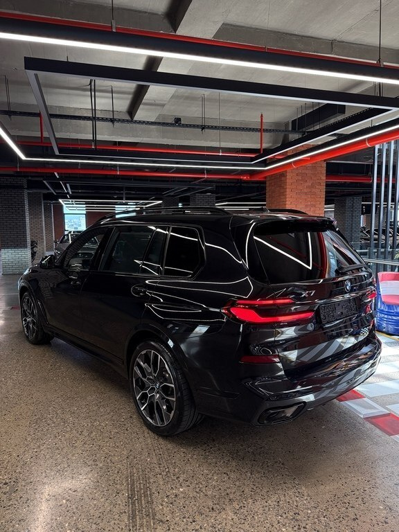 2023 BMW X7, 3.0L, 24706km - Image 3