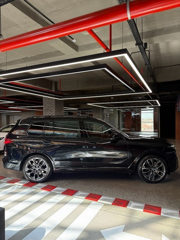 2023 BMW X7, 3.0L, 24706km - Image 6