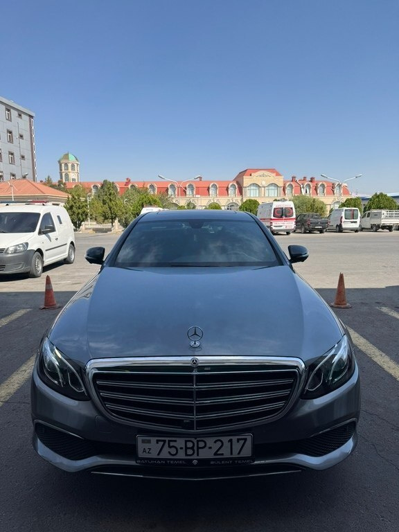 2019 Mercedes E 300 4MATIC, 2.0L, 144000km - Image 1