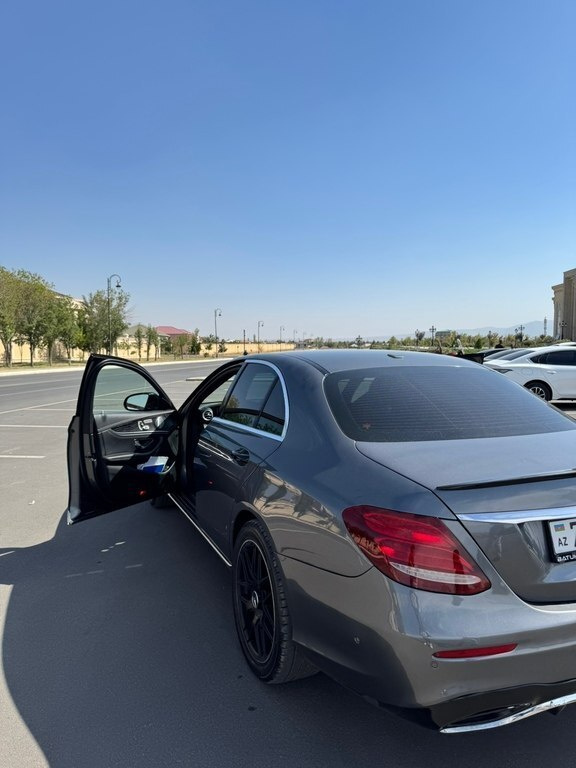 2019 Mercedes E 300 4MATIC, 2.0L, 144000km - Image 13