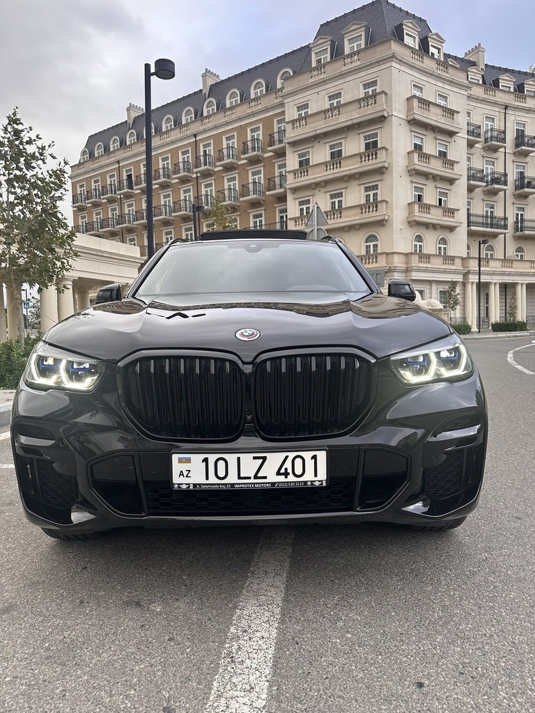 2022 BMW X5, 3.0L, 69000km - Image 1