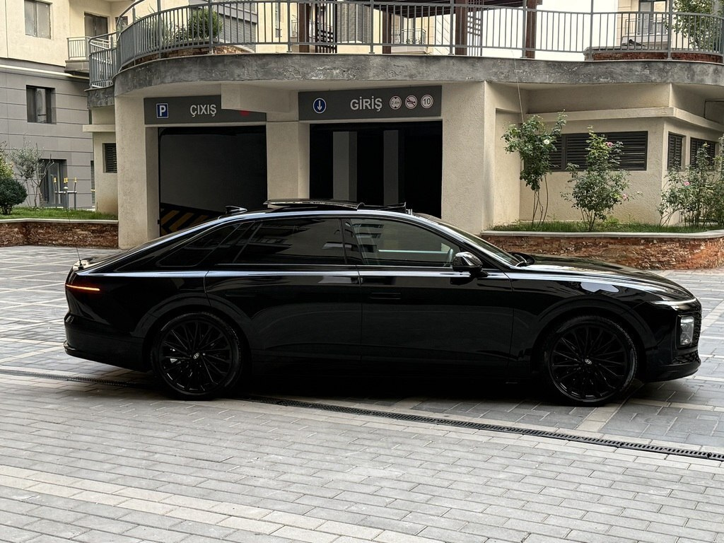 2023 Hyundai Grandeur, 1.6L, 45000km - Image 3