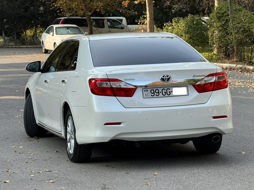 2014 Toyota Camry, 2.5L, 174000km - Image 7