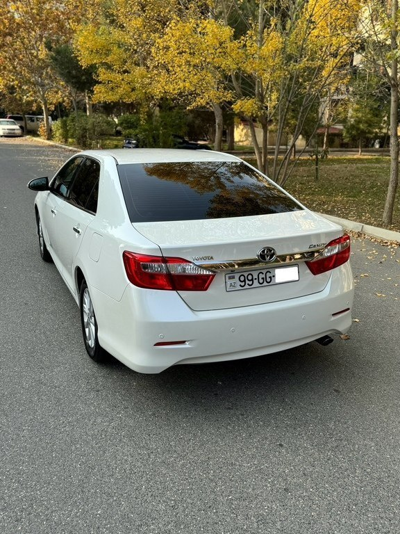 2014 Toyota Camry, 2.5L, 174000km - Image 8
