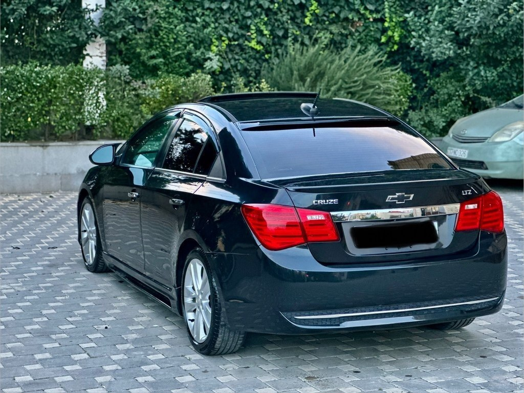 2015 Chevrolet Cruze, 1.4L, 255000km - Image 7