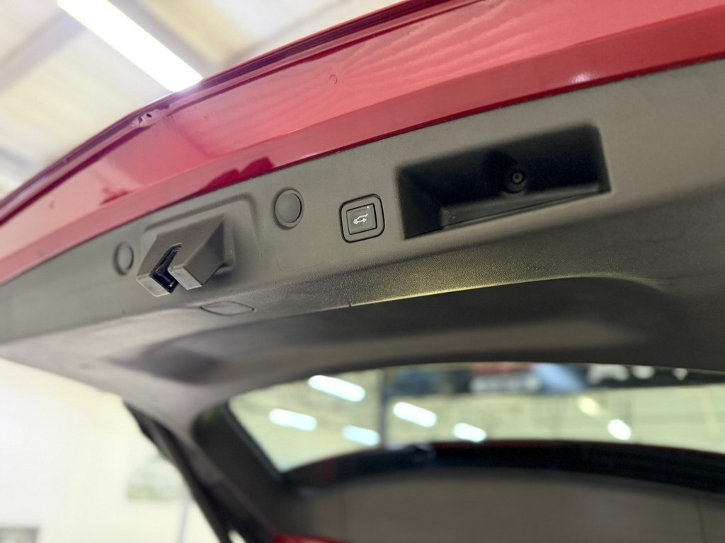 2020 Chevrolet Equinox, 1.5L, 102000km - Image 13