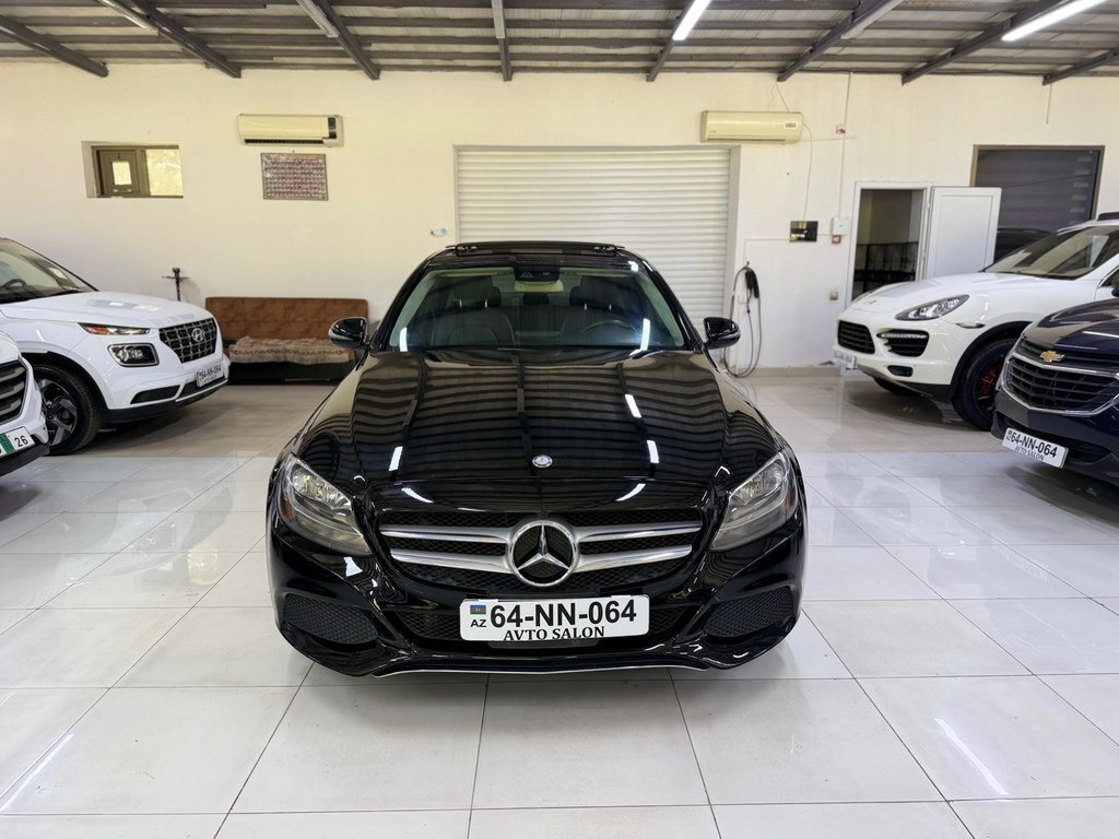 2017 Mercedes C 300, 2.0L, 142000km - Image 2