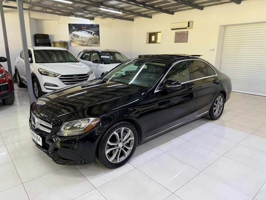2017 Mercedes C 300, 2.0L, 142000km - Image 4