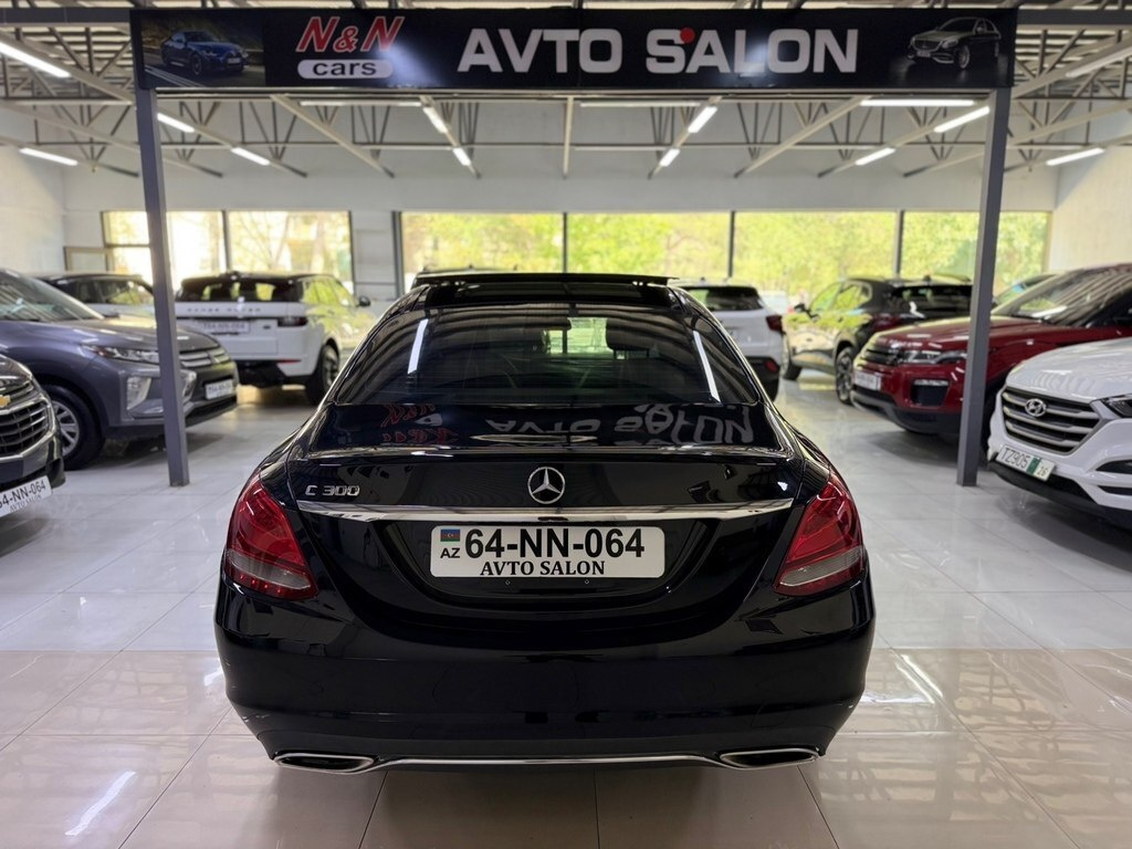 2017 Mercedes C 300, 2.0L, 142000km - Image 5