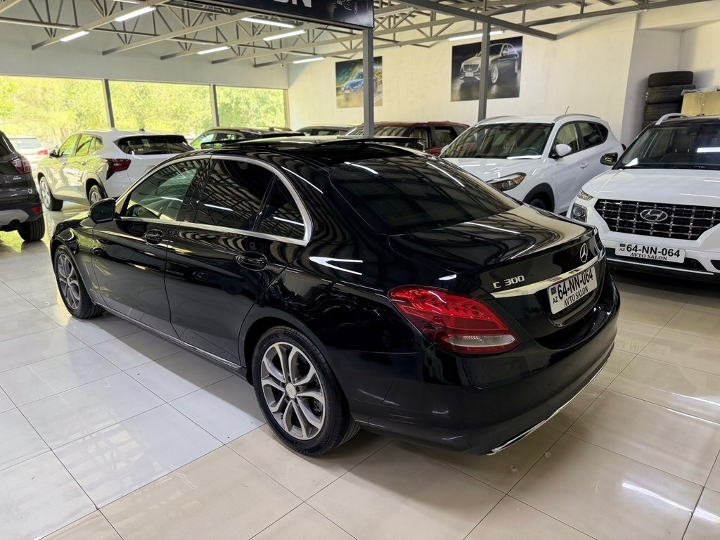 2017 Mercedes C 300, 2.0L, 142000km - Image 6
