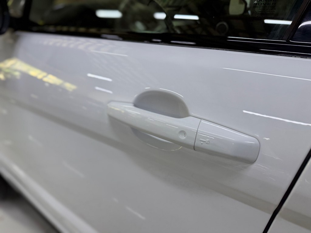2017 Land Rover RR Evoque, 2.0L, 75400km - Image 16
