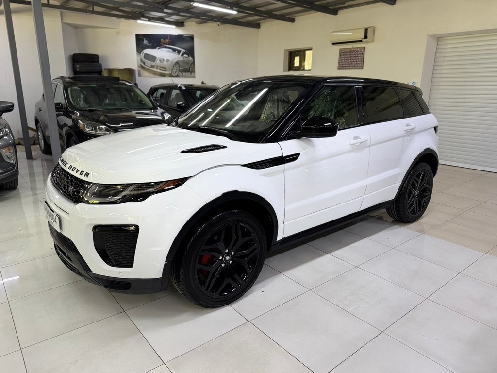2017 Land Rover RR Evoque, 2.0L, 75400km - Image 4