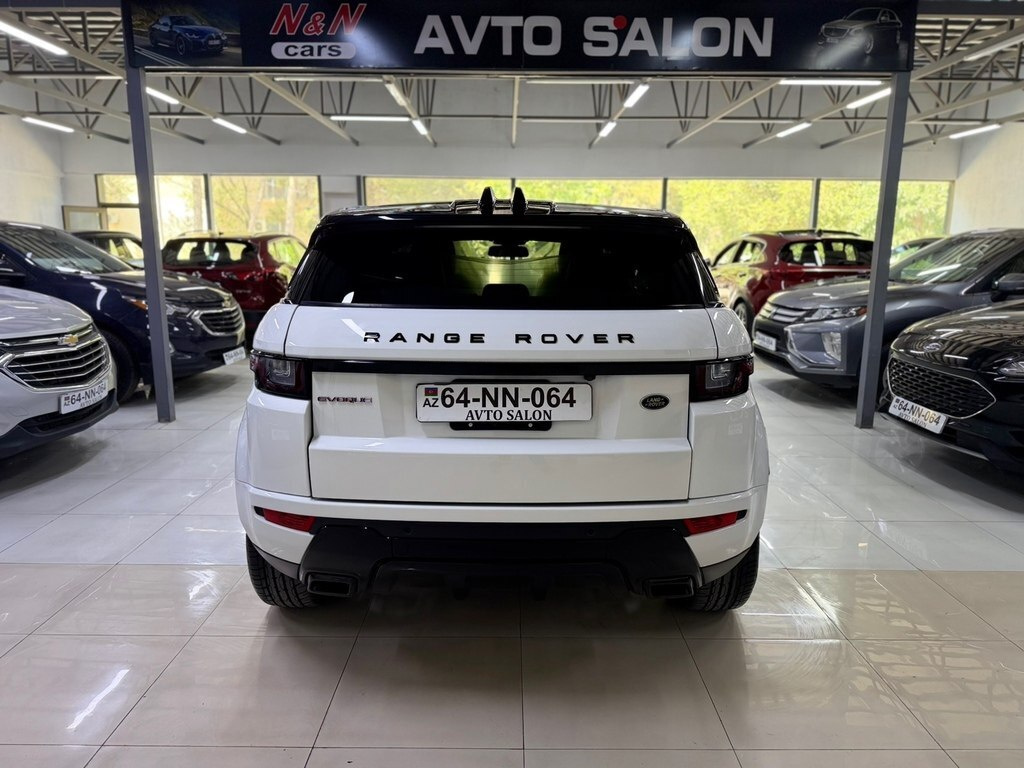 2017 Land Rover RR Evoque, 2.0L, 75400km - Image 5