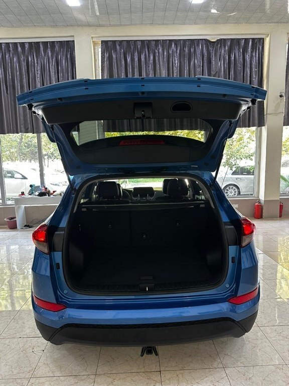 2016 Hyundai Tucson, 2.0L, 296119km - Image 13