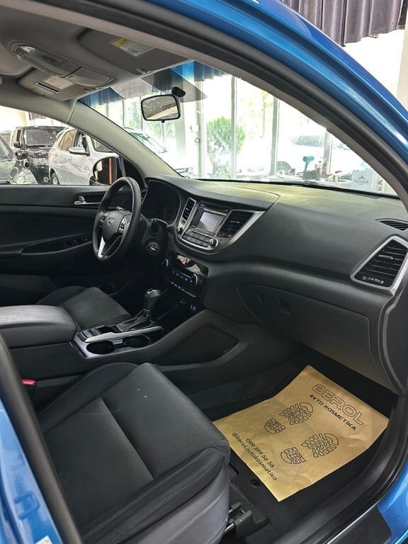 2016 Hyundai Tucson, 2.0L, 296119km - Image 16