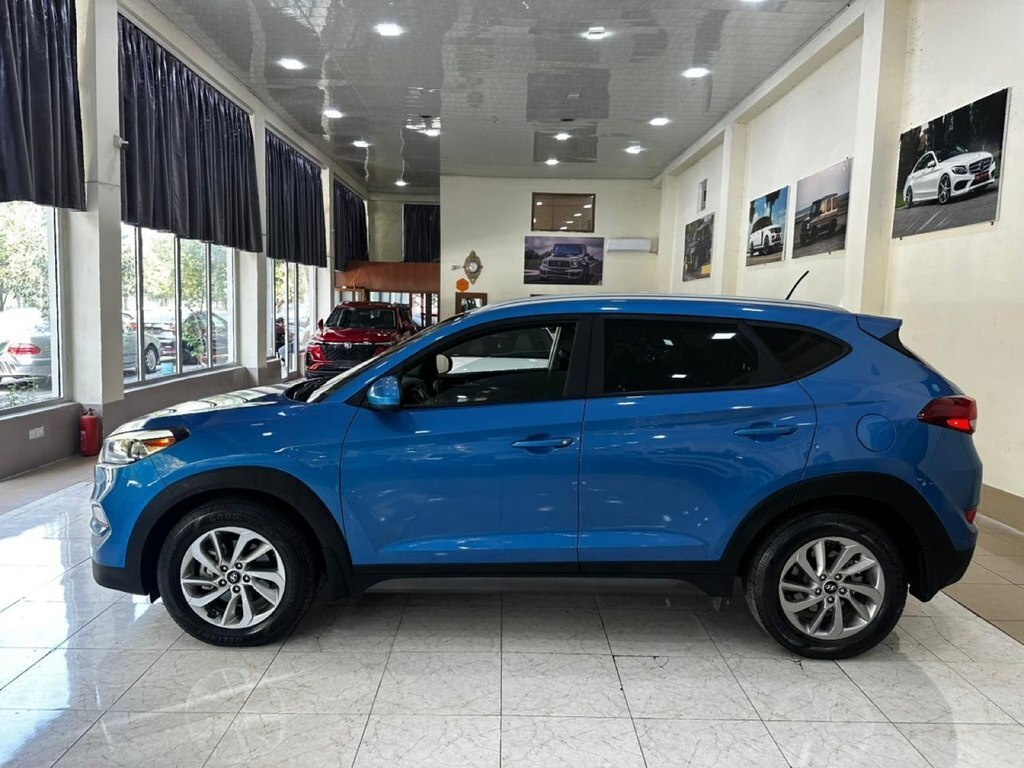 2016 Hyundai Tucson, 2.0L, 296119km - Image 4