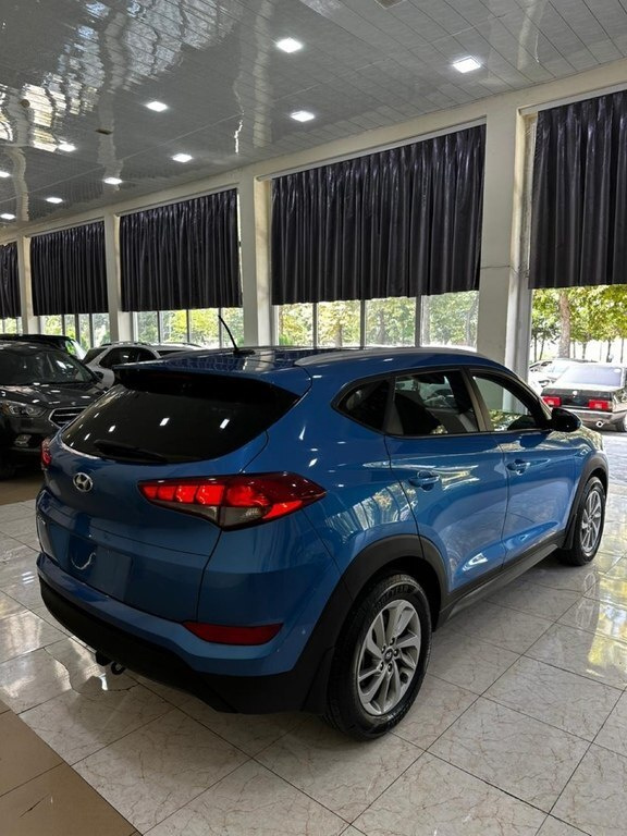 2016 Hyundai Tucson, 2.0L, 296119km - Image 5
