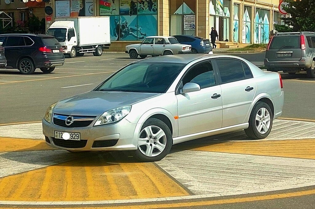 2006 Opel Vectra, 1.9L, 463000km - Image 1