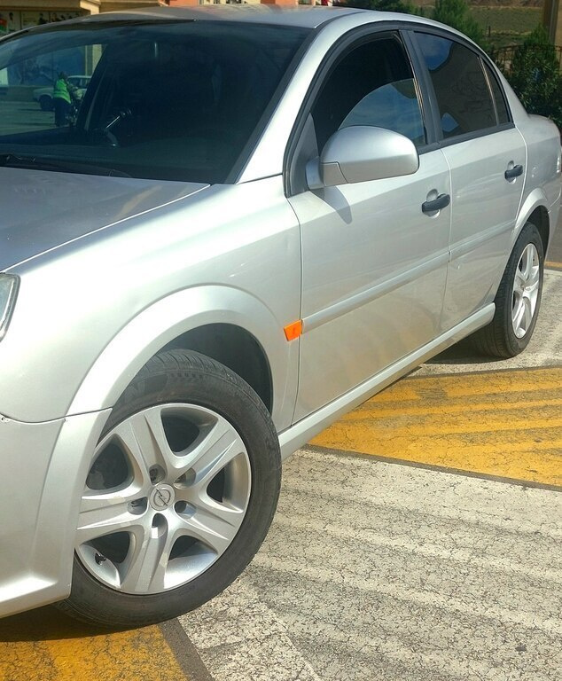 2006 Opel Vectra, 1.9L, 463000km - Image 3