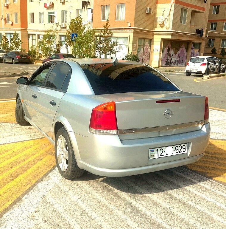 2006 Opel Vectra, 1.9L, 463000km - Image 4