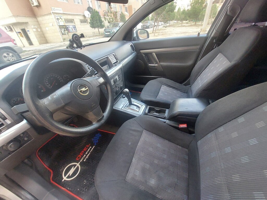 2006 Opel Vectra, 1.9L, 463000km - Image 7